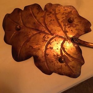 Kohl’s gold leaf decoration. Good condition